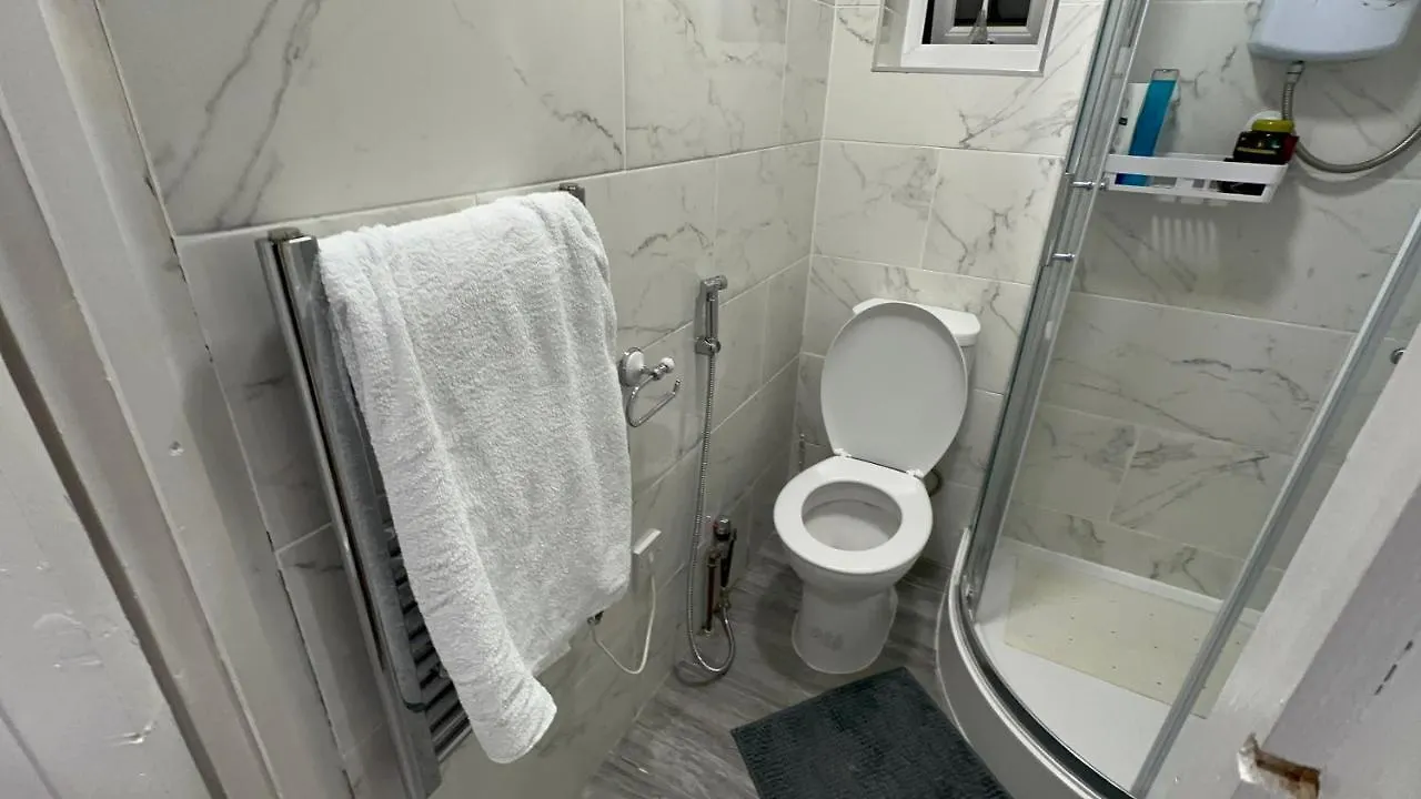 Entire One Double Bedroom Apartment London